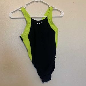 Nike one piece womens swimsuit size 4